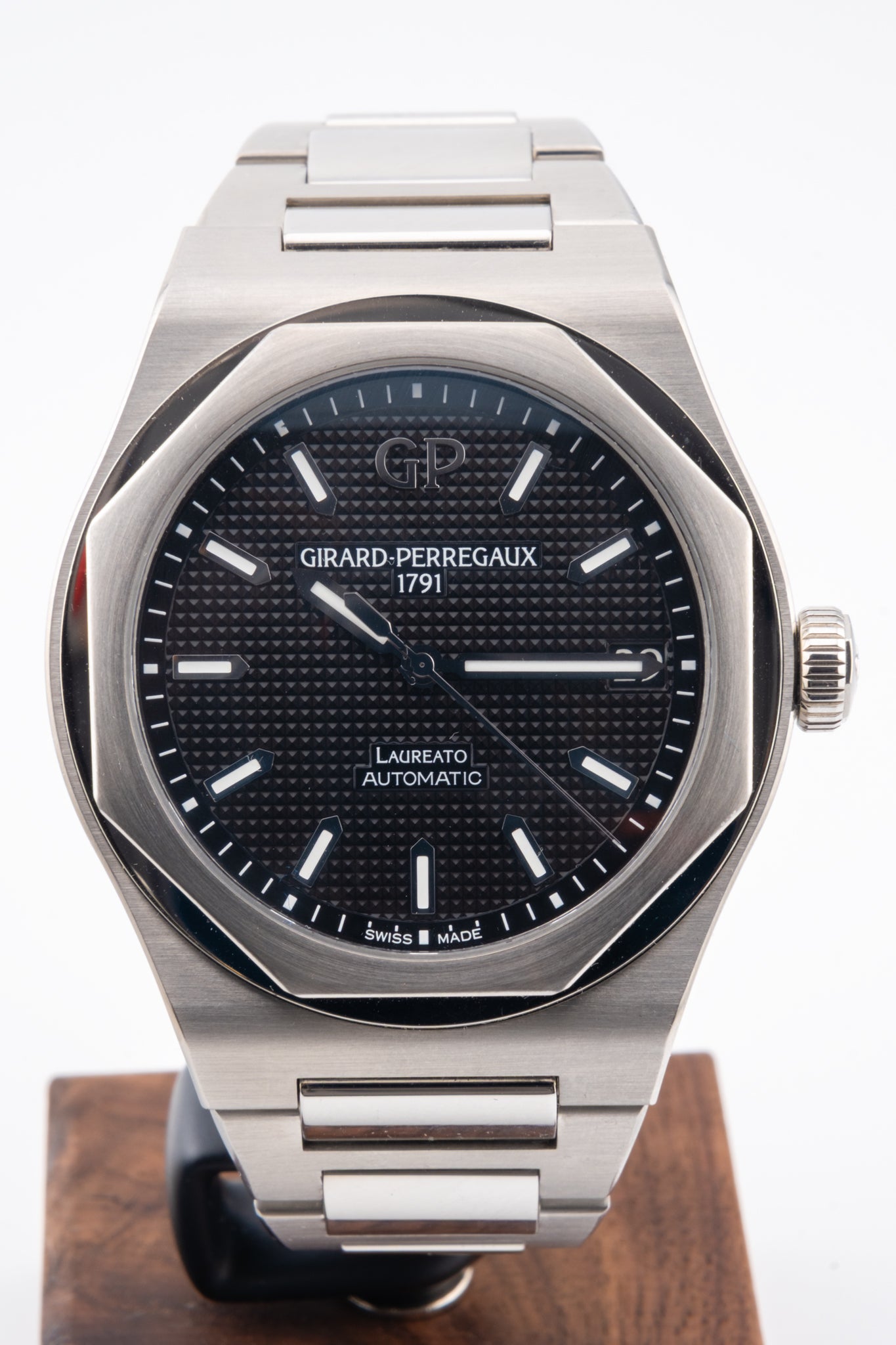 Girard-Perregaux Laureato 81010-11-634-11A