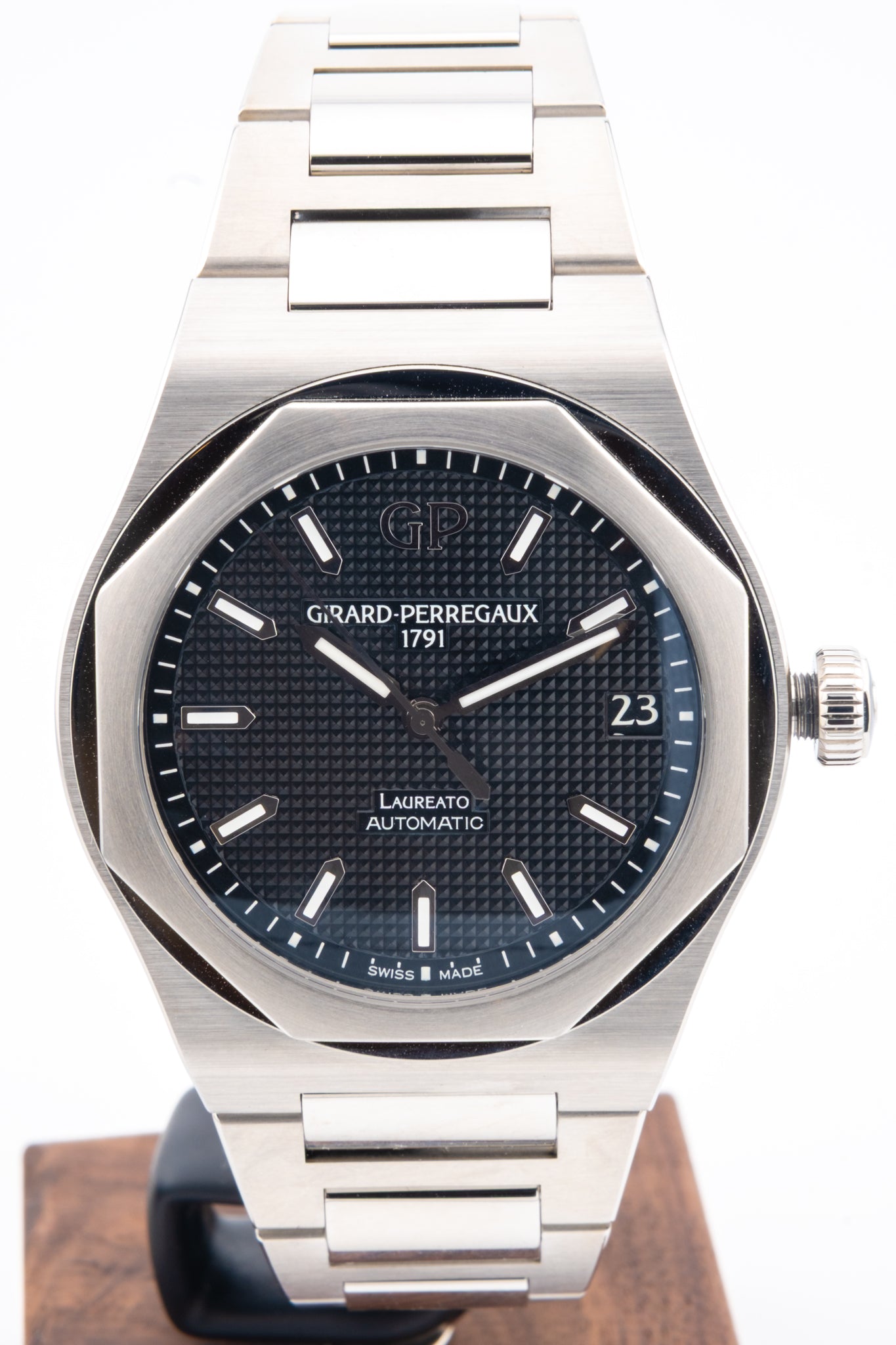 Girard-Perregaux Laureato 81010-11-634-11A