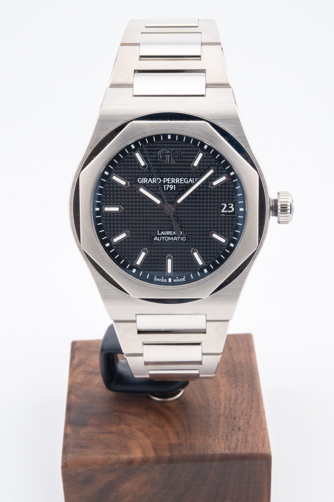 Girard-Perregaux Laureato 81010-11-634-11A