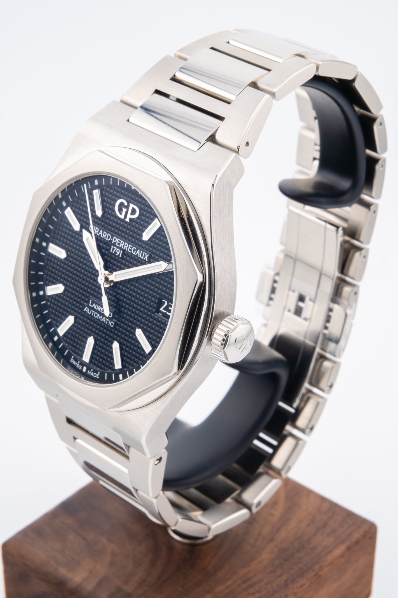 Girard-Perregaux Laureato 81010-11-634-11A