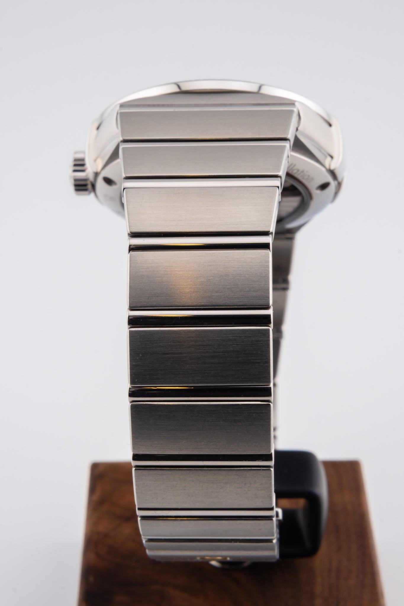 Omega Constellation Da-Date 123.10.38.22.01.001