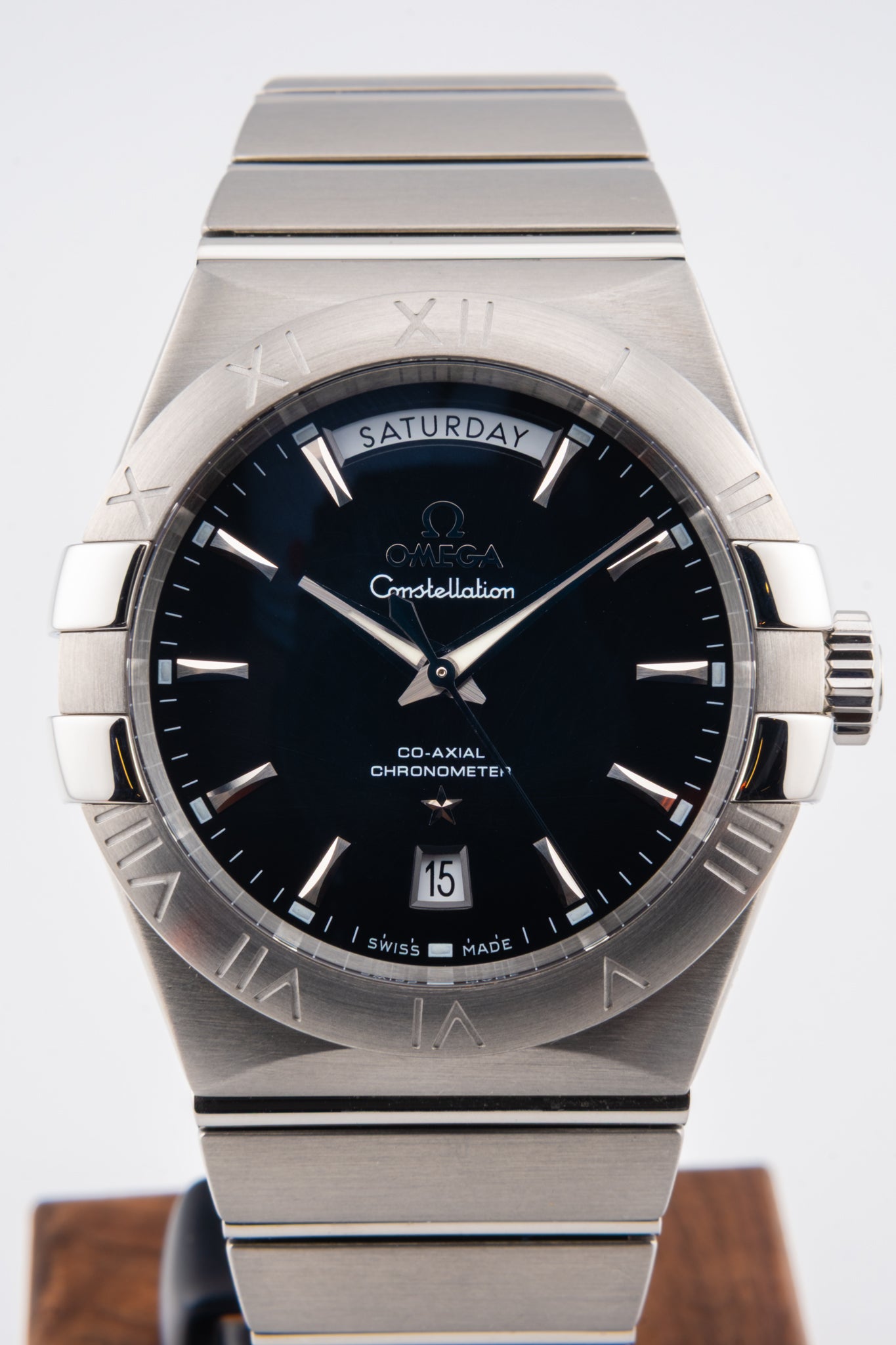 Omega Constellation Da-Date 123.10.38.22.01.001