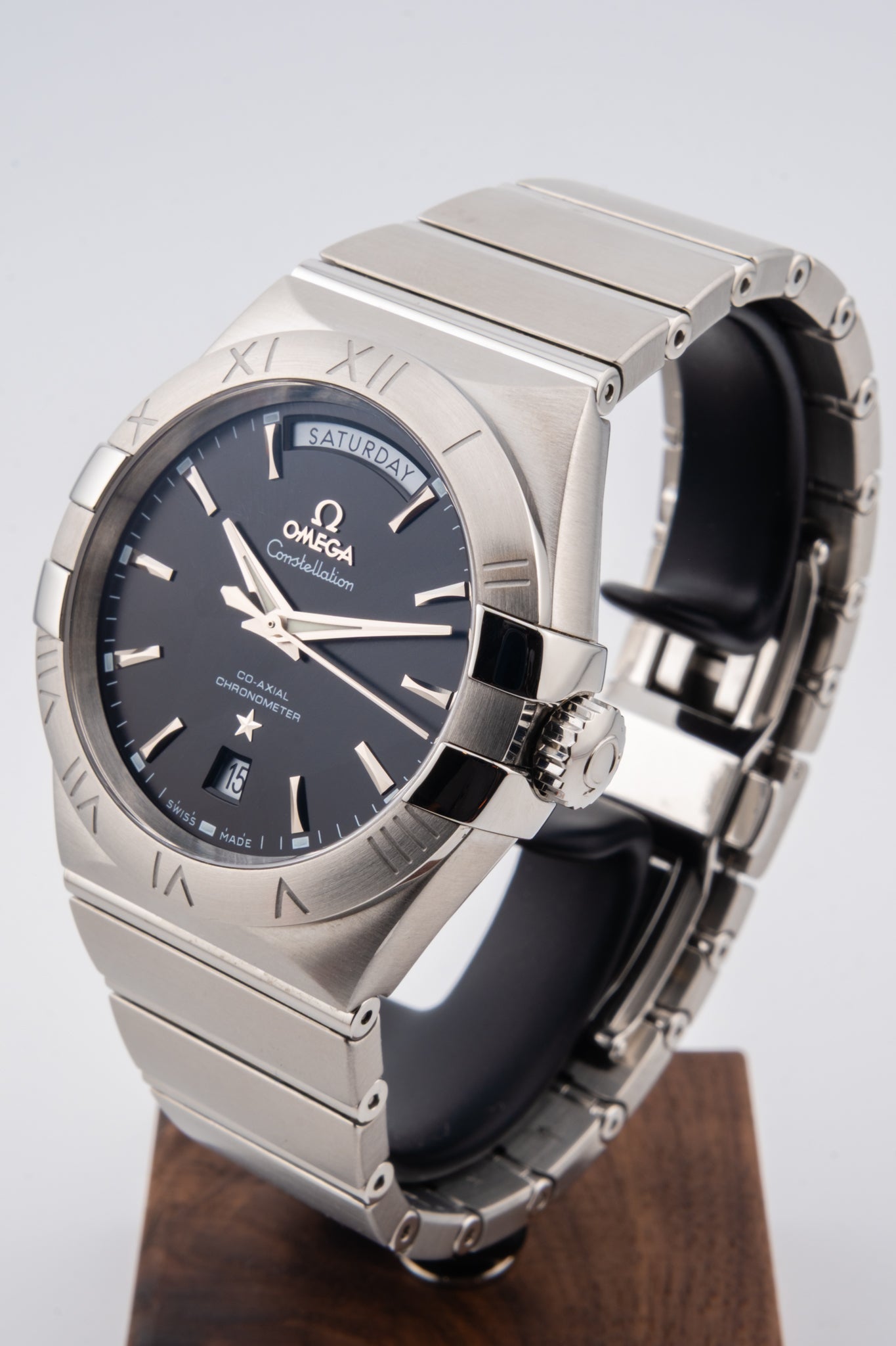 Omega Constellation Da-Date 123.10.38.22.01.001