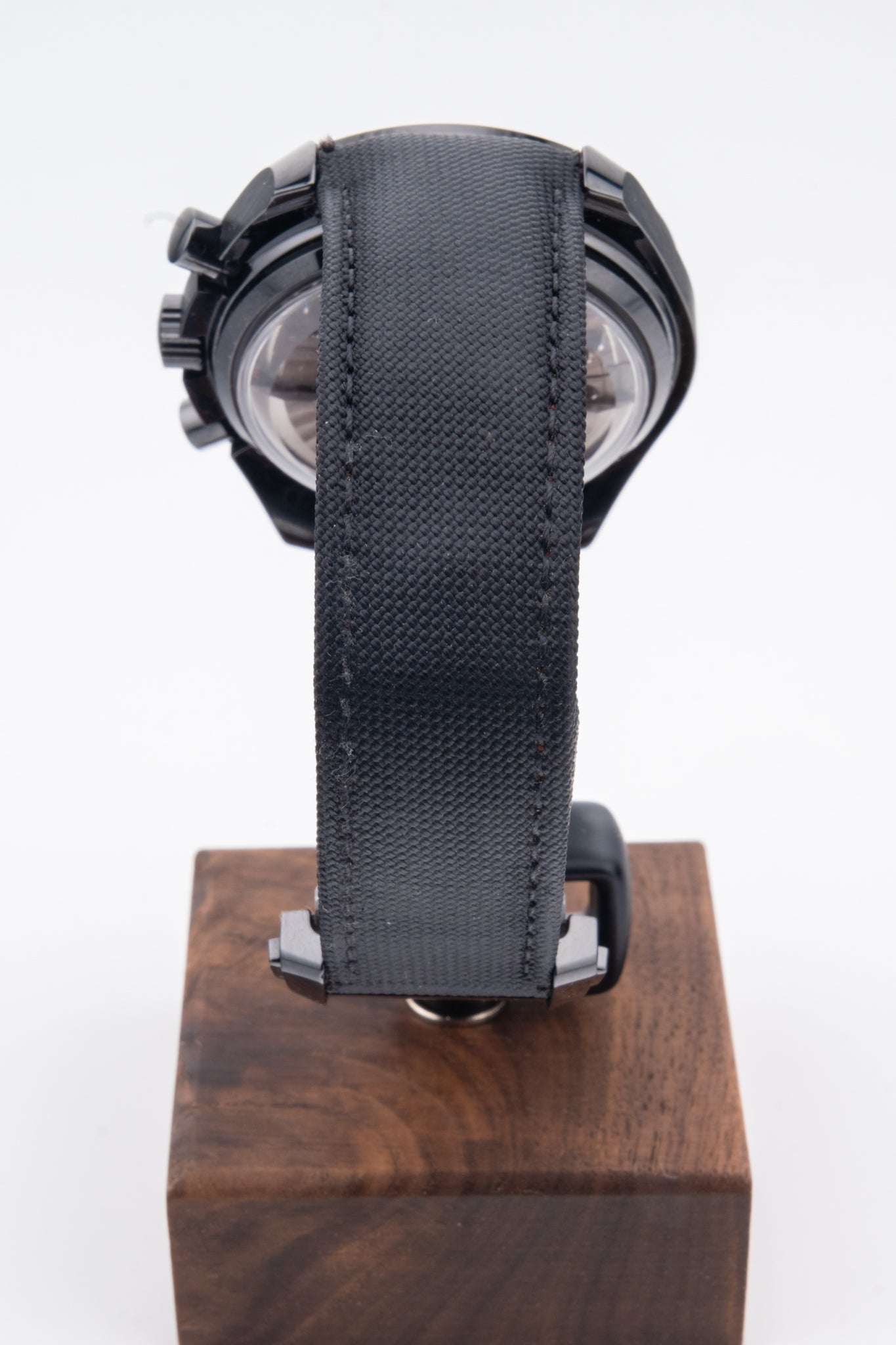 Omega Speedmaster Dark Side Of The Moon 311.92.44.51.01.003