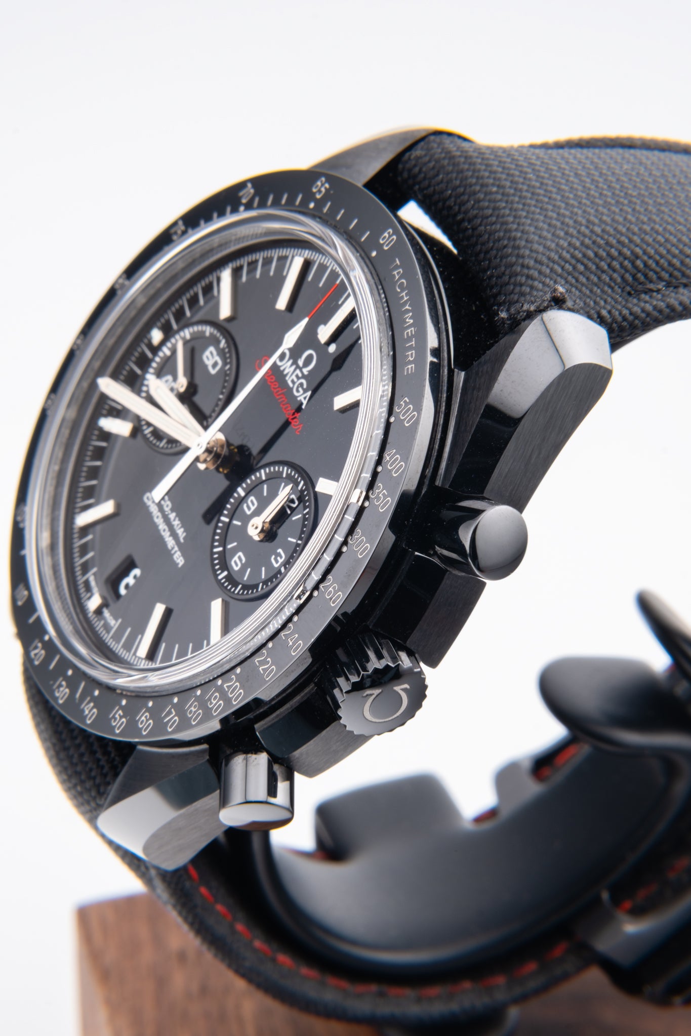 Omega Speedmaster Dark Side Of The Moon 311.92.44.51.01.003